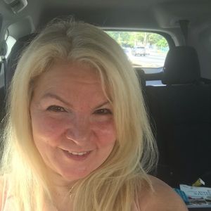 Meet your Posher, Eva